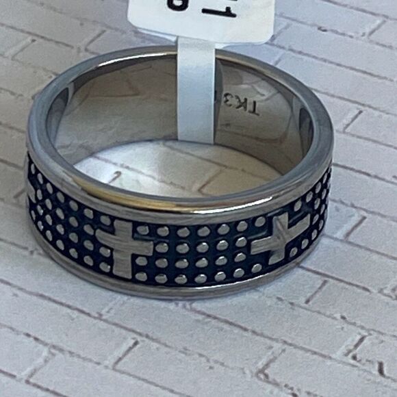 Men's Stainless Steel Medieval Style Cross Ring size 11 - Picture 1 of 5